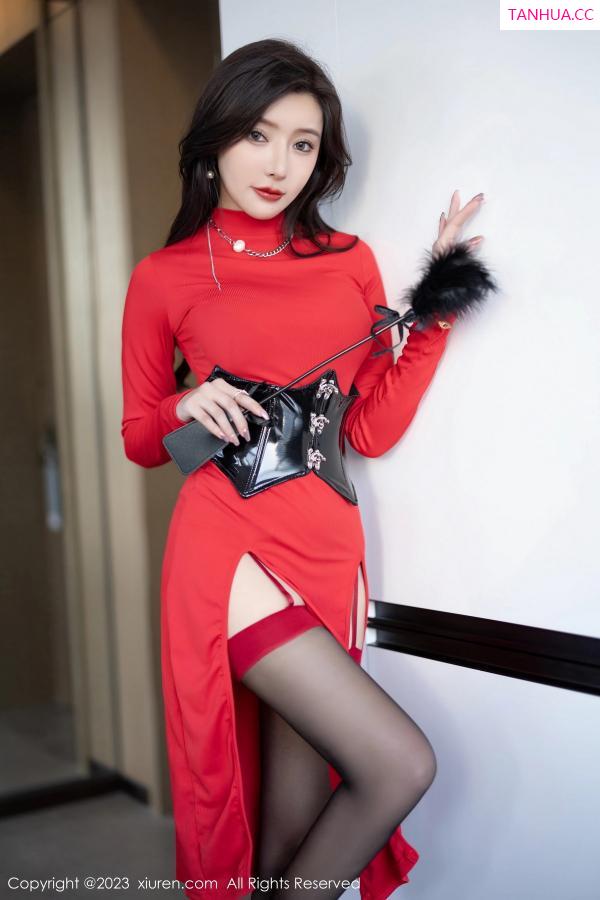 王馨瑶  [XiuRen]高清写真图 2023.08.04 No.7190 王馨瑶yanni 黑丝美腿第82张图片